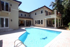 exteriorback_700
