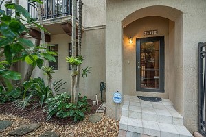 frontviewhouse_700